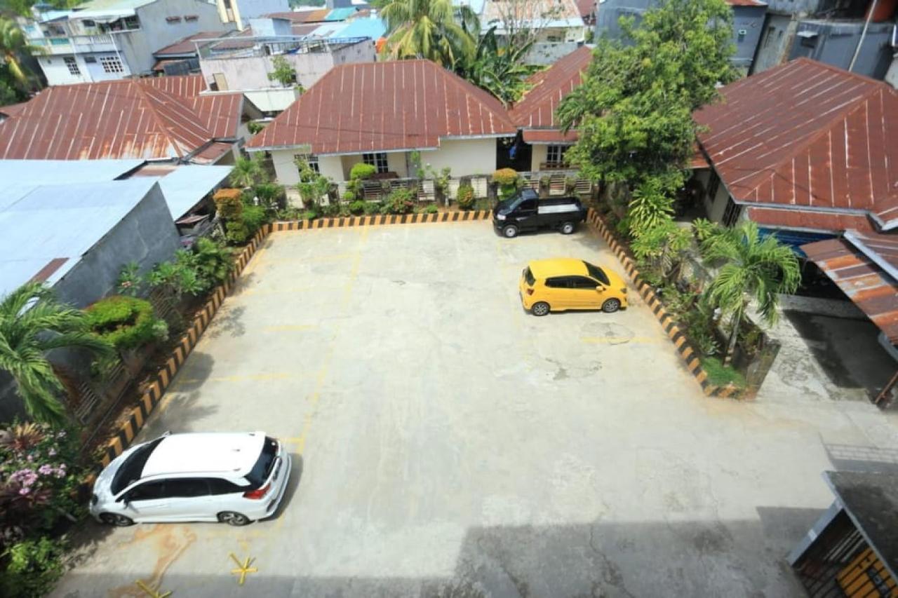 Urbanview Hotel Mulia Indah Palopo Exterior foto