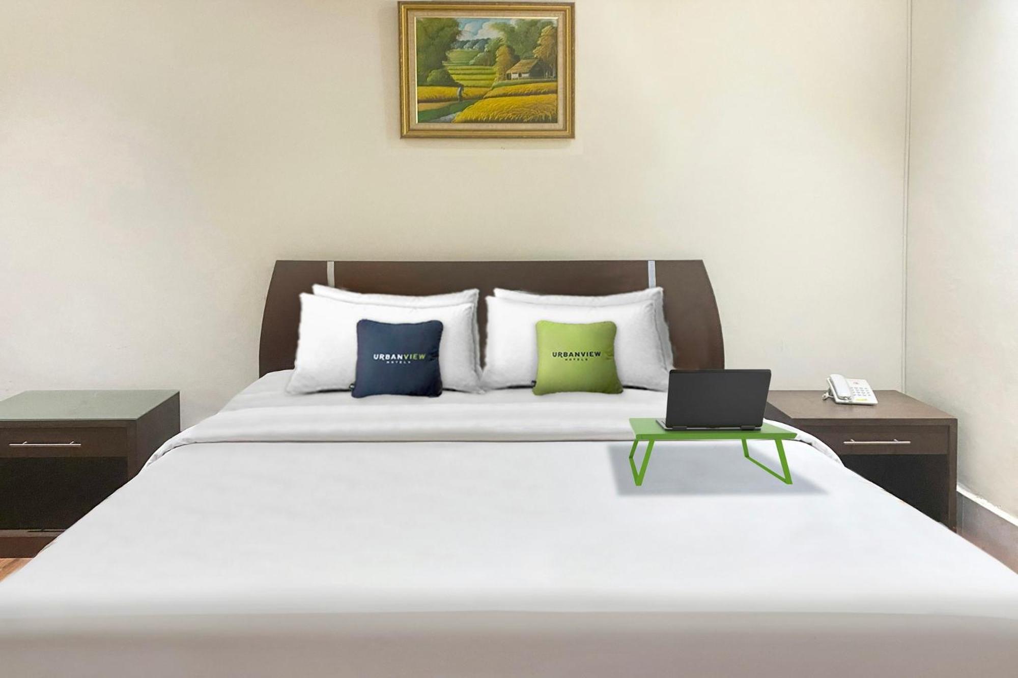 Urbanview Hotel Mulia Indah Palopo Exterior foto