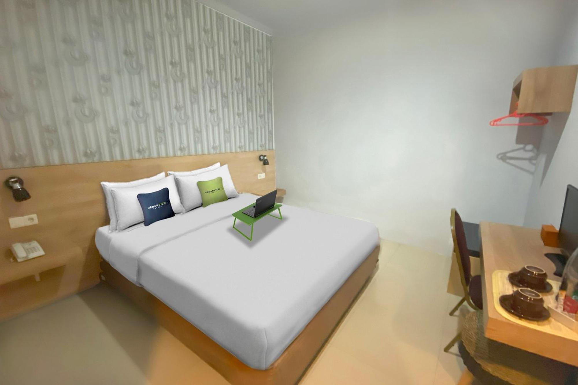 Urbanview Hotel Mulia Indah Palopo Exterior foto